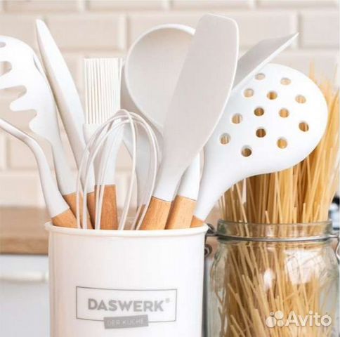 Набор кухонных принадлежностей молочного цвета