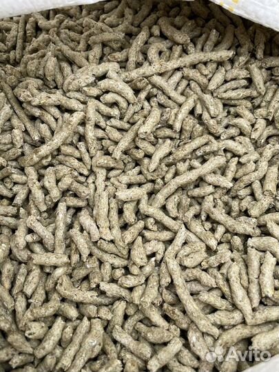 Плавающий корм для рыб