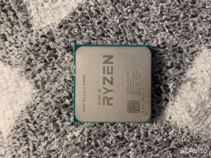 Процесор AMD ryzen 5 2400G