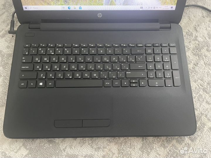 HP core i3-5005u / 4gb / R5-2gb