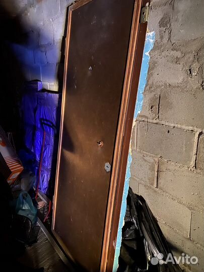 Дверь входная металлическая