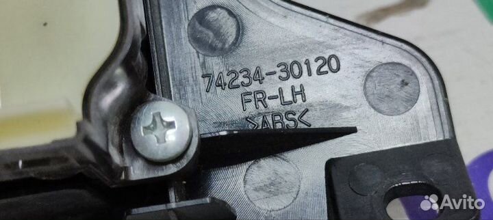 Вставка декоративная передней левой двери Lexus