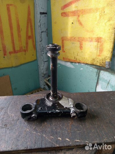 Нижняя траверса мотоцикла Панония