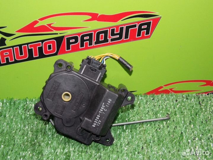 Мотор заслонки печки toyota NCP10,NCP13,SCP10,SCP1