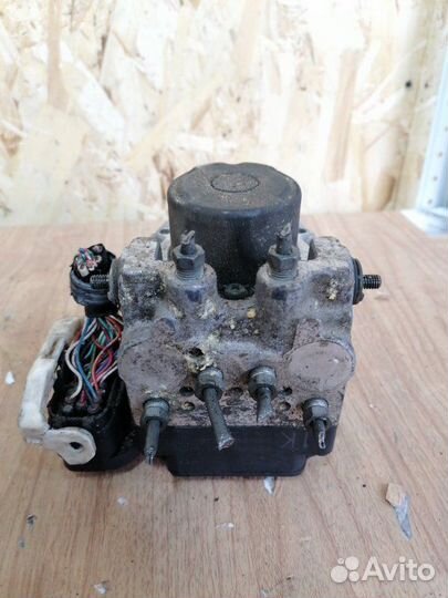 Блок abs Toyota Camry ACV30 2AZ-FE 2006