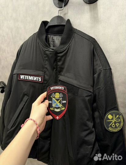 Куртка бомбер vetements police