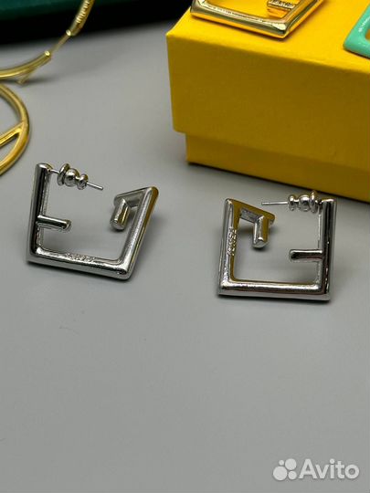 Серьги Fendi