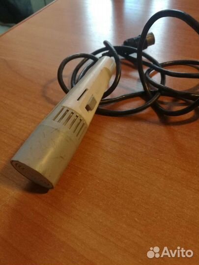 Ретро микрофон и шнур