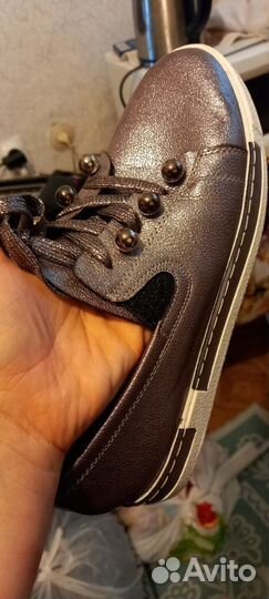 Спортивные туфли женские