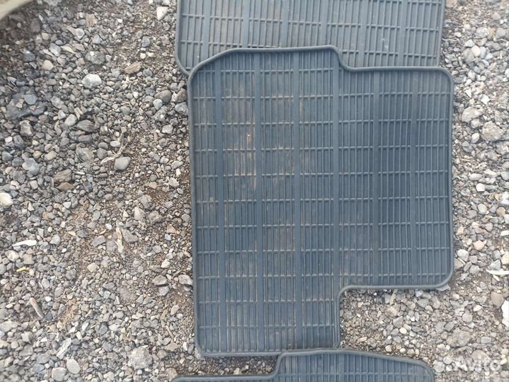 Полики на mitsubishi lancer 10