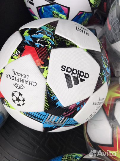 Футбольный мяч adidas 5