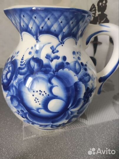 Кувшин в росписи с крышкой головы кота Гжель