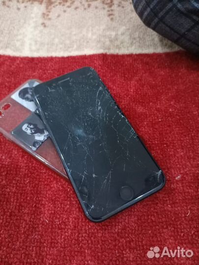 Телефон iPhone SE2020