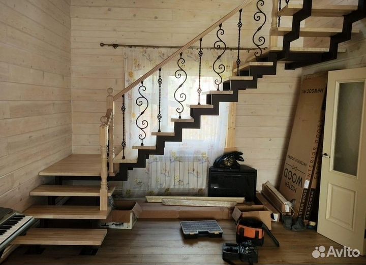 Лестница на металлическом каркасе