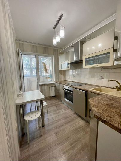 2-к. квартира, 67 м², 1/12 эт.