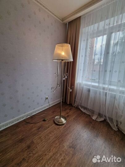 Торшер напольный с абажуром