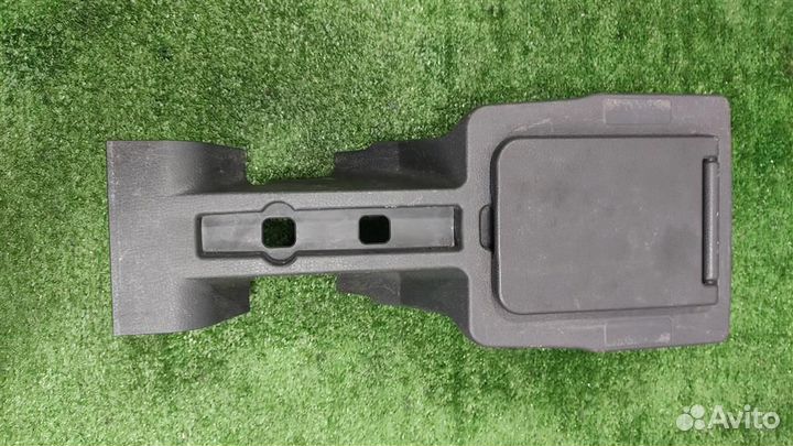 Консоль центральная (без подлокотника) Volvo XC90