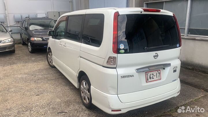 Крыло Nissan Serena CC25 Правое Переднее 2006