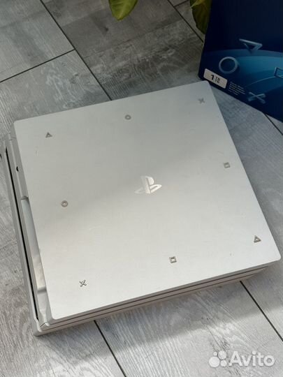 Sony Playstation 4 Pro 1TB 2 геймпада