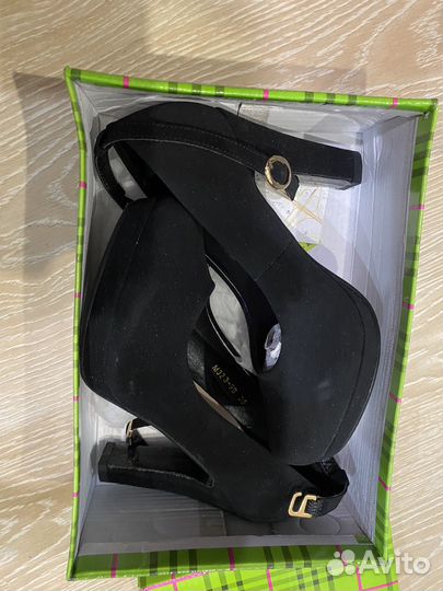 Туфли Мэри Джейн на высоком каблуке