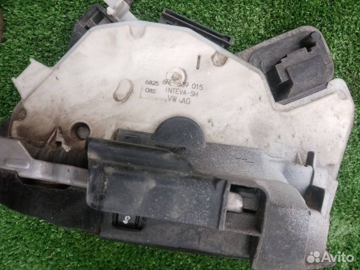 Замок задней левой двери Volkswagen Polo 5 (RUS)