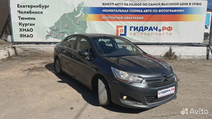 Накладка решетки стеклоочистителя правая Citroen C4 II 8108FQ