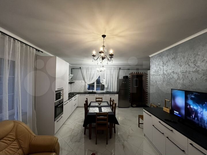 Дом 140 м² на участке 4 сот.