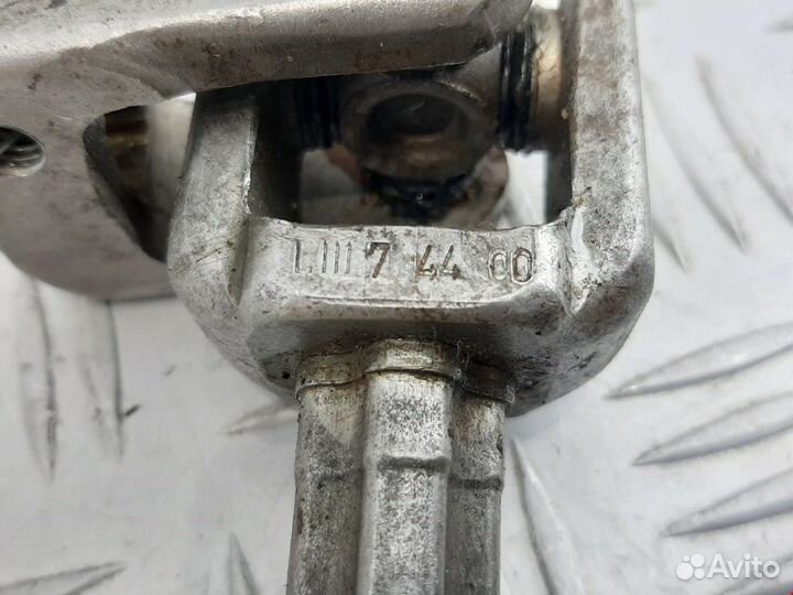 Рулевой карданчик Volkswagen Golf 3 1999