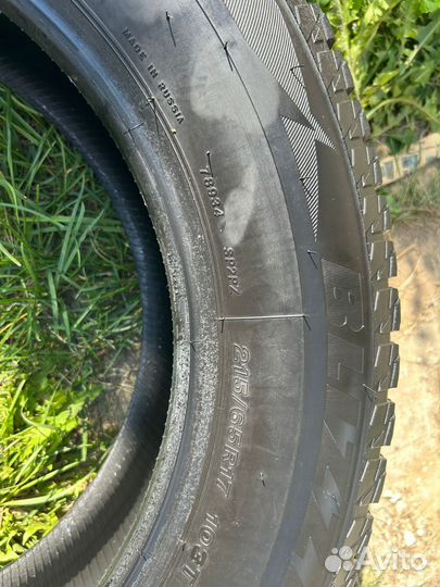 Bridgestone Blizzak Spike-02 215/65 R17