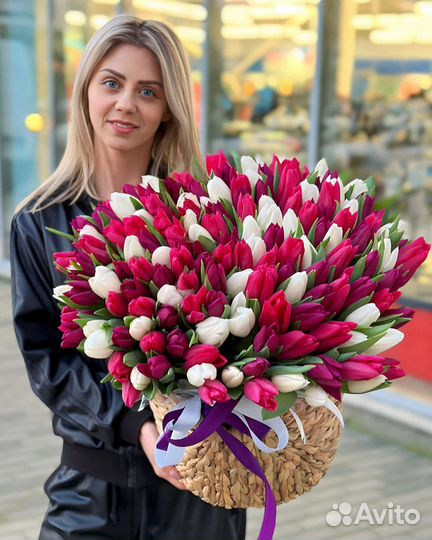 Тюльпаны в корзине цветы