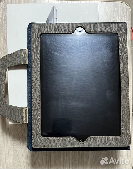 Apple iPad 3 16 гб MC705RS/A