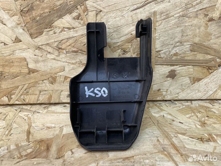 Заглушка крепления сиденья Toyota Camry 50