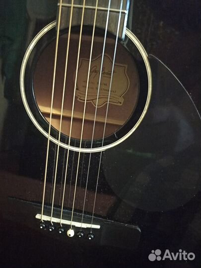 Акустическая гитара