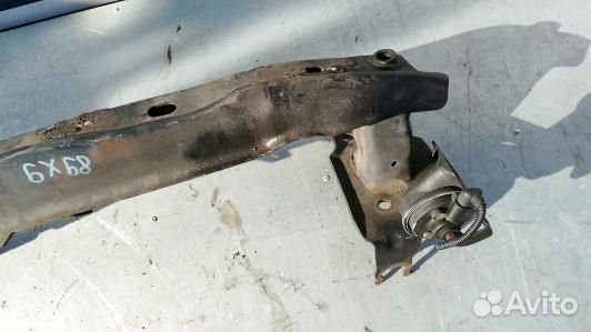 Усилитель бампера передний (кронштейн) volkswagen