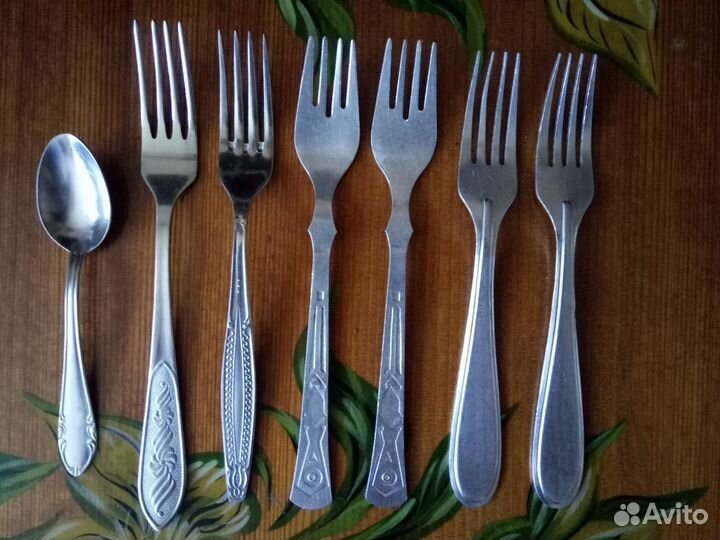 Подносы, вилки, ложка (всё пр-во СССР)