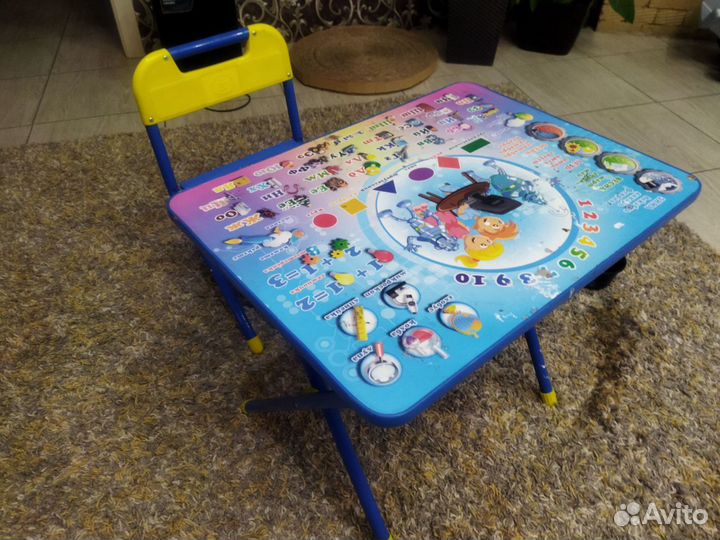 Детский столик и стульчик