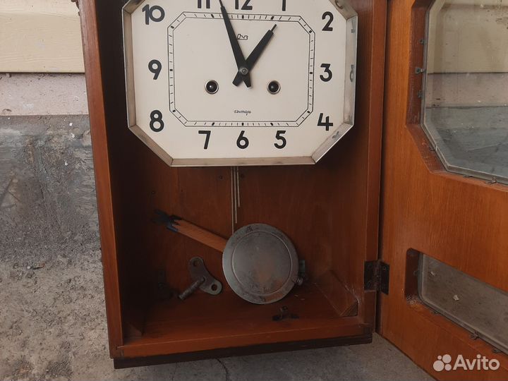 Часы настенные СССР янтарь