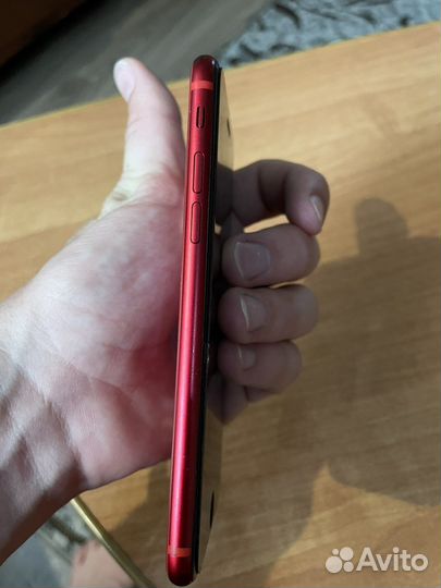Телефон iPhone 8 64 gb red