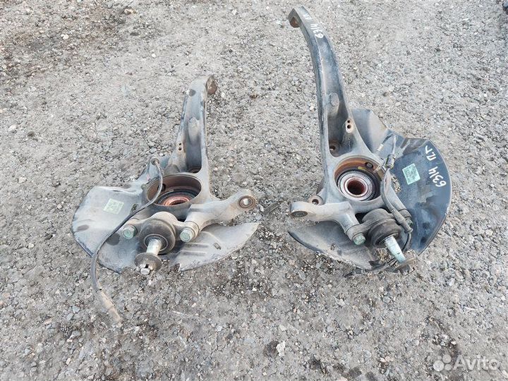 Кулак поворотный передний Kia Sorento XM 2011