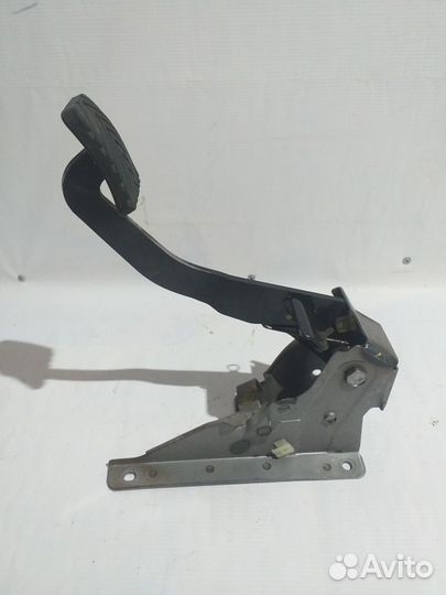 Педаль сцепления Kia Rio 3