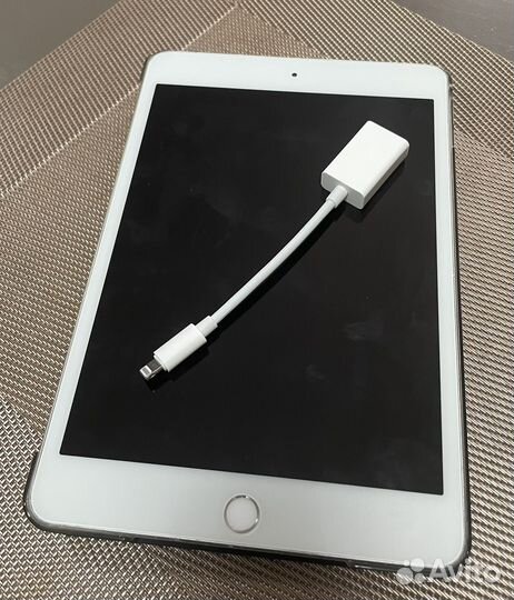 iPad mini 4 16gb wifi + sim + чехол и адаптер