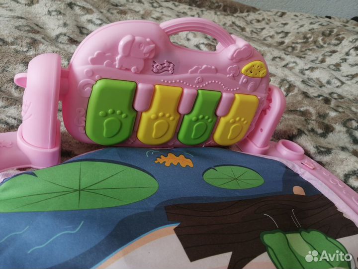 Развивающий коврик с пианино