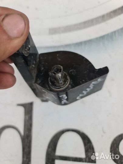 Петля двери Mercedes W213