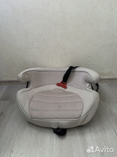 Автокресло-бустер