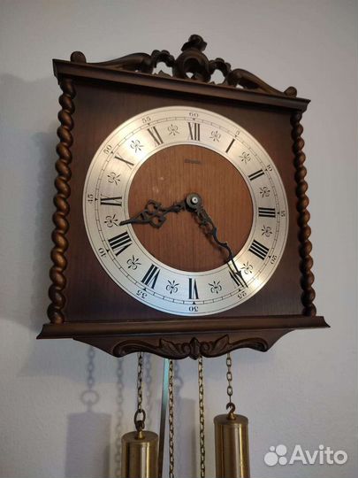 Немецкие настенные часы Hermle с боем