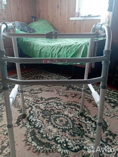 Ходунки для взрослых шагающие