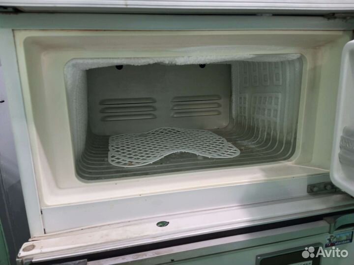 Холодильник рабочий двухкамерный