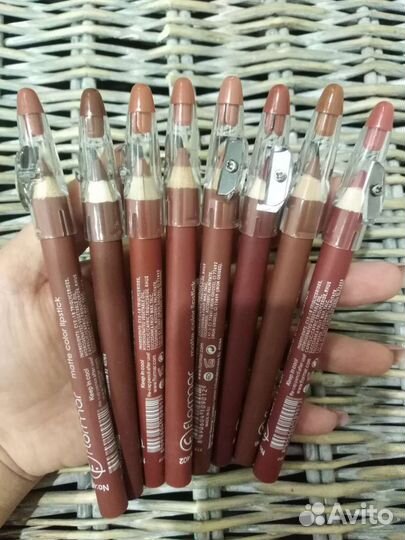 Карандаш и помада для губ