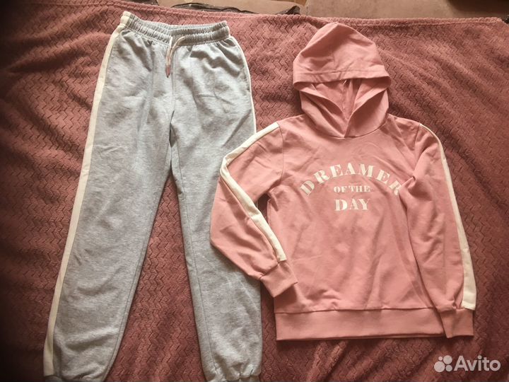 Блузка школьная и спортивный костюм