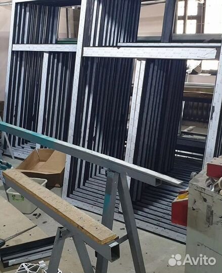 Алюминиевое окно серии Люкс